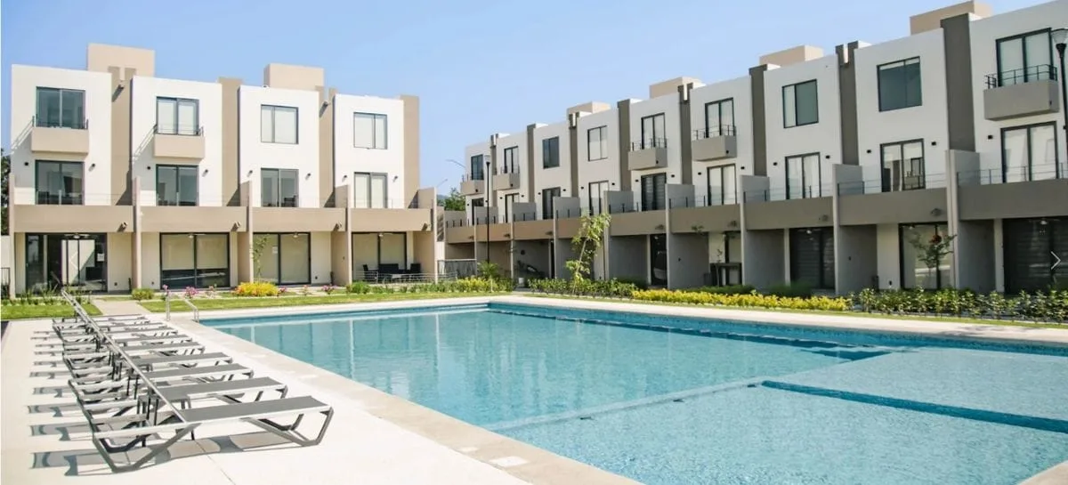 Alberca principal de Aquasol Lifestyle en Ayala Morelos